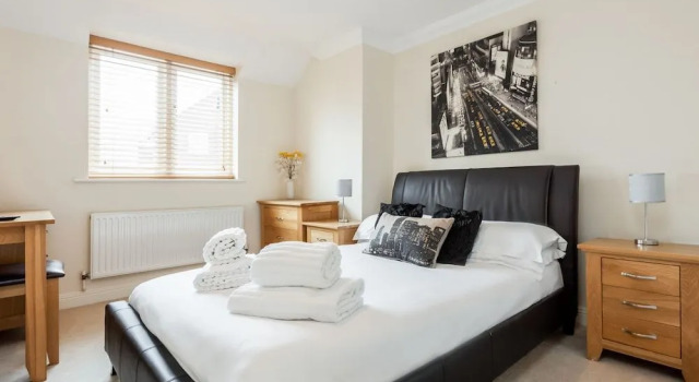 Magnolia House, Book Hotel Hoteller i Poole med parkering, Parkering