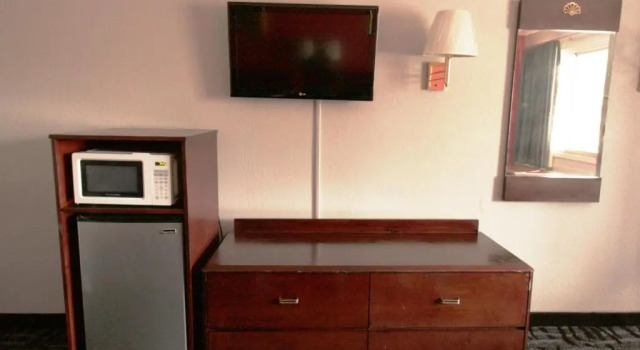 Economy Inn