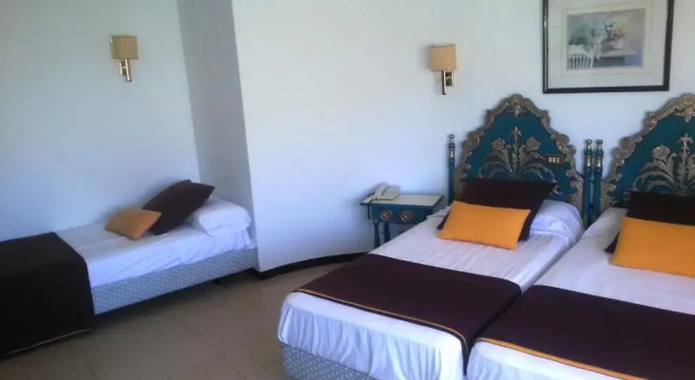 Трёхместный номер Standard Hotel Hostal del Sol