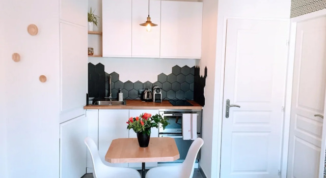 Home Chic Home Les Toits de l'Argenterie, Забронировать Отель Отели Монпелье 3 звезды, рядом с Торговая палата Hôtel Saint-Côme, 3*