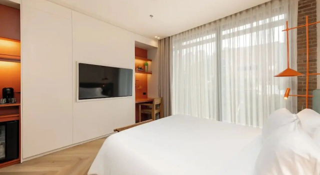 Номер Standard The Cut Hotel