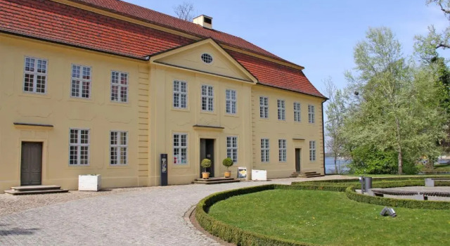 Ferienwohnung im Bootshaus Mirow SEE 10891, Забронировать Отель Отели Мекленбургское поозёрье с парковкой, Парковка