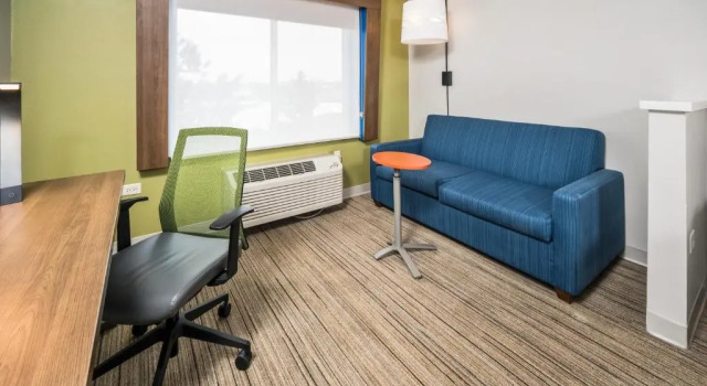 Holiday Inn Express Chicago NW - Vernon Hills by IHG