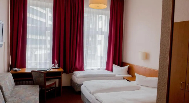 Трёхместный номер Standard Hotel Residence am Hauptbahnhof