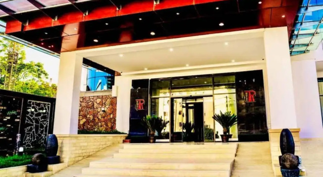 Hôtel Tapis Rouge, Book Hotel Hoteller i Mila med parkering, Parkering