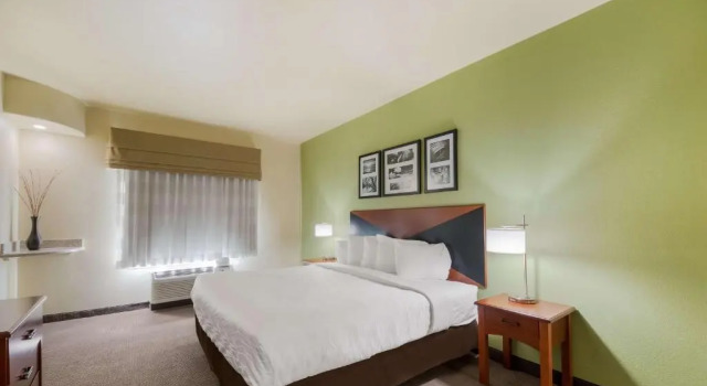 Люкс Best Western Sea World - Lackland AFB NW Hotel & Suites