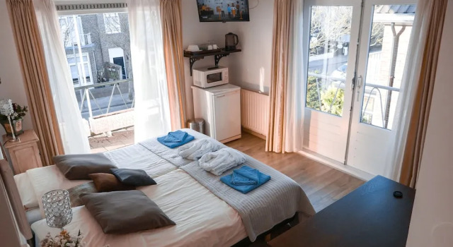 Двухместный номер Standard с балконом Hotel / Pension Villa Tanahlot