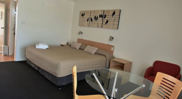 Номер Prestige с балконом Aston Hill Motor Lodge