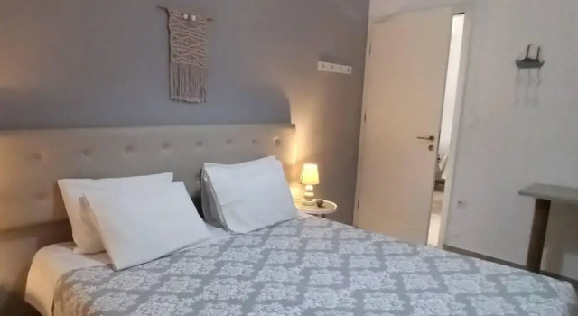 Апартаменты Apartment - Sleeps up to 10 & Beachfront Access