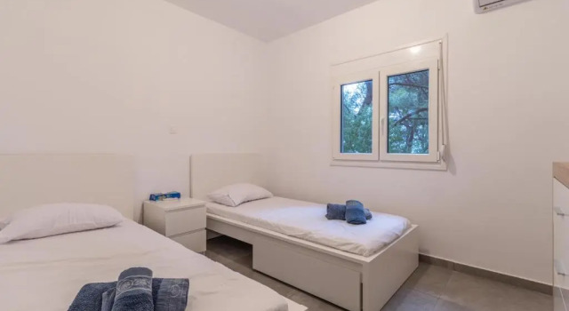 Marvelous, Secluded Villa w/ 3 BR , Pool & Garden, Kavos, Reserva ahora Villa Istmia Corintia