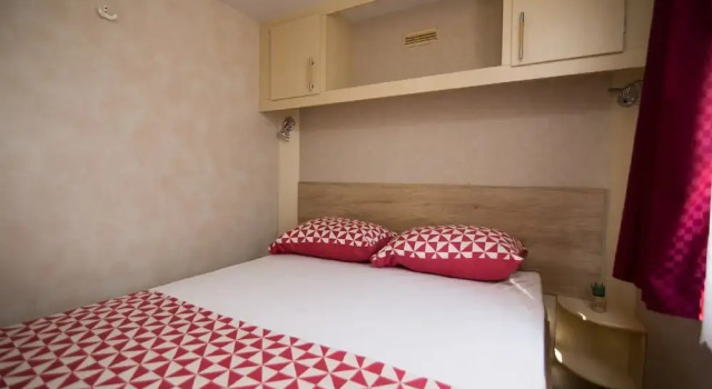 Mobile home Frangipani 4, Забронировать Отель Биоград-на-Мору Задарская жупания, рядом с Частный Пляж «Кемп Сенди»
