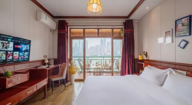 Люкс с 2 комнатами с балконом и с видом на реку BDS Hotels (Chongqing Nanbin Road)
