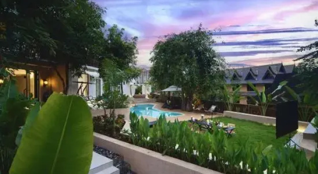 JRANA hotel, Prenota Hotel Hotel a Yunnan con piscina, Piscina