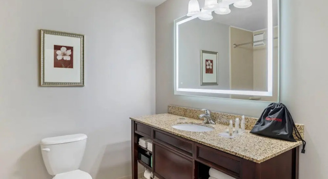 Двухместный люкс Country Inn & Suites by Radisson, Ashland - Hanover, VA