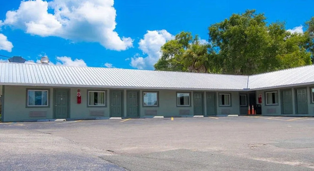 The Gator Den, Prenota Motel Dunnellon Florida