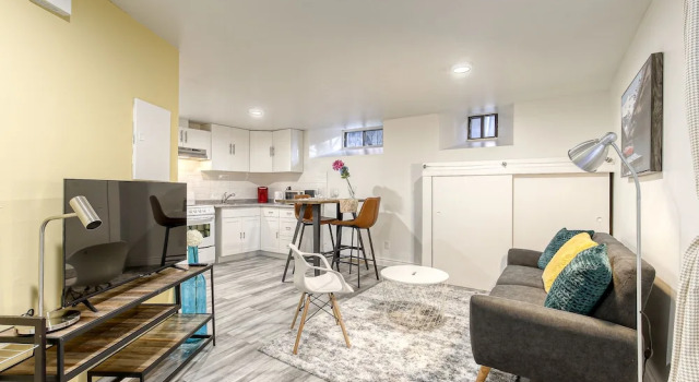 Люкс Comfort The Bay Suites - Le Plateau-Mont-Royal