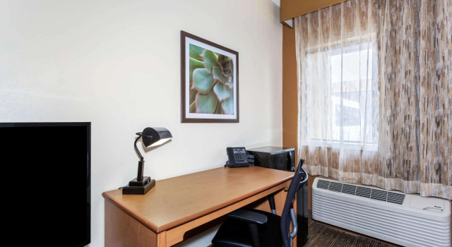 Отель Baymont by Wyndham Orlando South