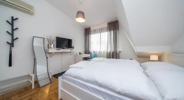 Houzzz21, Prenota Hotel Hotel a Maksimir con parcheggio, Parcheggio