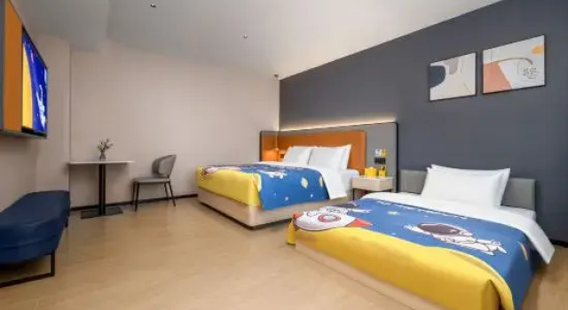 Семейный люкс Zhenxuan Yueju Hotel (Hechi Yizhou Bus Terminal)