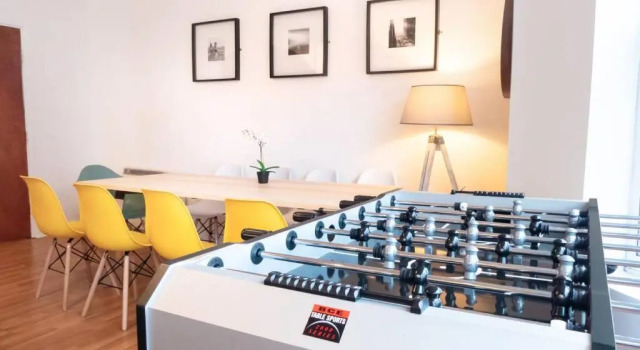Апартаменты Apartment up to 9 close to Centre, big TV and WiFi