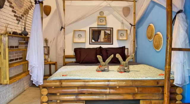 Бунгало с видом на сад The Happy Bird B&B