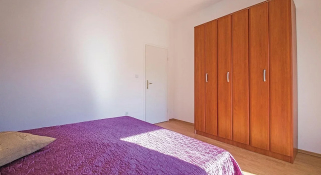 Beautiful Home in Grscica With Wifi and 2 Bedrooms