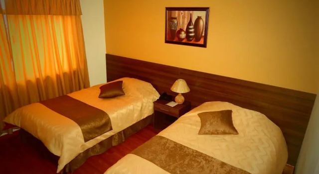 Hotel Atahualpa, Varaa Hotelli Hotellit Cuenca pysäköinnillä, lähellä San Blas square, Pysäköinti