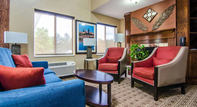 Quality Suites St. Joseph, Book Hotel Hoteller i St. Joseph med parkering, Parkering