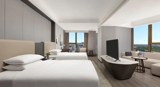 Четырёхместный номер Premium HUALUXE Handan by IHG