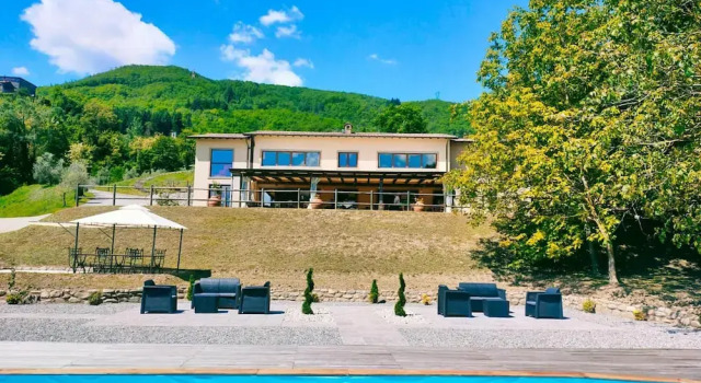Коттедж Holiday Home With Pool in Camporgiano