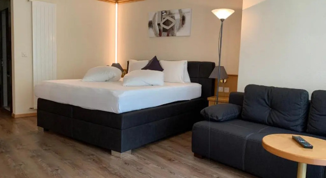 Трёхместный номер Standard Hotel Quellenhof Leukerbad