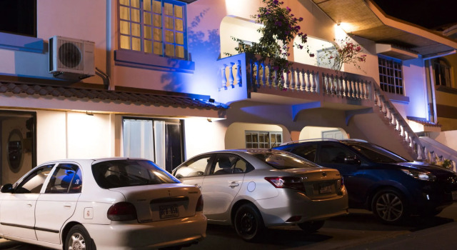 CLUB IBIZA - Party Hotel & Beach Club, Забронировать Отель Отели Пунтаренаса 4 звезды, 4*