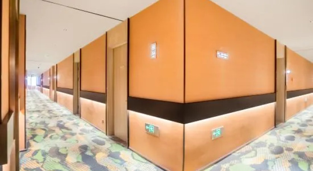Orange Hotel (Hotan City Plaza), Prenota Hotel Hotel a Xinjiang con parcheggio, Parcheggio
