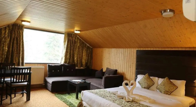 Hotel Pine Spring Gulmarg, Забронировать Курортный отель Отели Jammu & Kashmir Ski 3 звезды, 3*