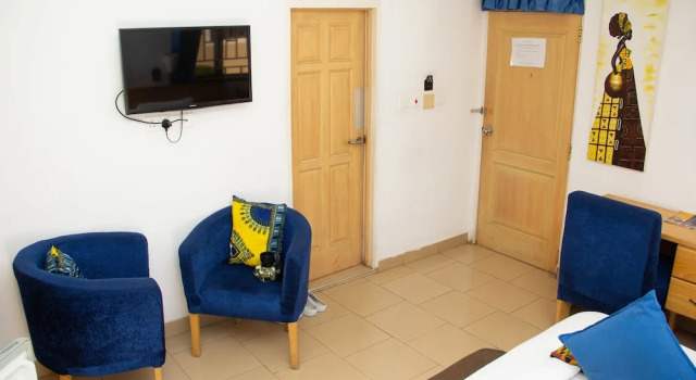 Двухместный семейный номер Standard c 1 комнатой с балконом Asantewaa Premier Hotel