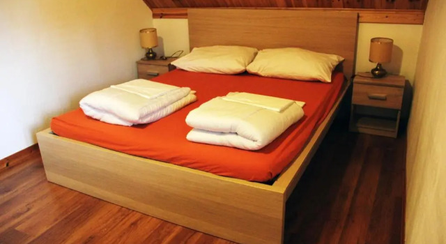 Standardní Dvoulůžkový s manželskou postelí pokoj Hostel Bovec