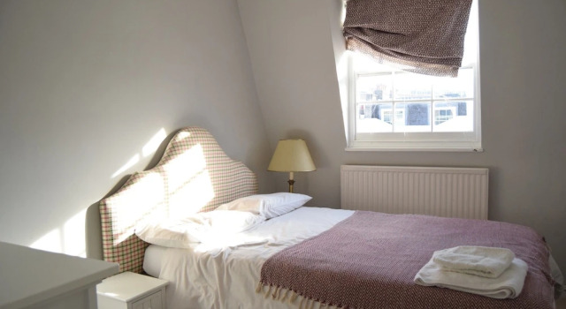 2 Bedroom Apartment in Quite Central London