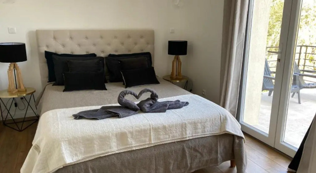 HOME SWEET HOME 2 pièces 42 m2 Chambre, salon, cuisine, grande terrasse, parking proche centre ville et mer, Varaa Hotelli Bastia 