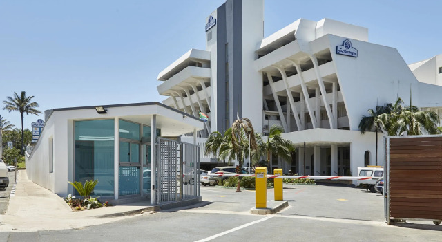 First Group La Montagne, Забронировать Отель Баллито Durban North Coast