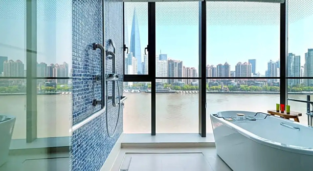 Двухместный номер Premium Hotel Indigo Shanghai On The Bund by IHG