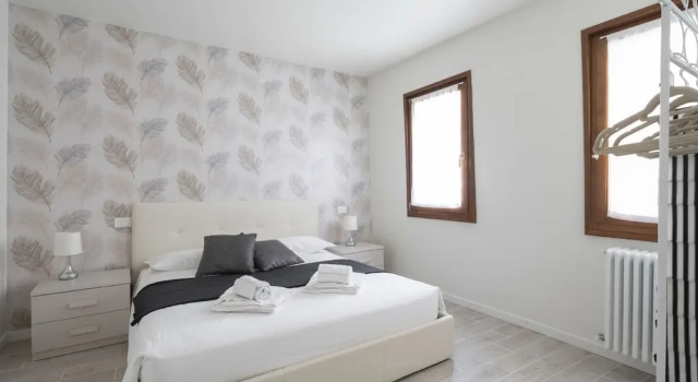 Апартаменты с 2 комнатами с видом на канал Apartments in San Marco with Canal View by Wonderful Italy