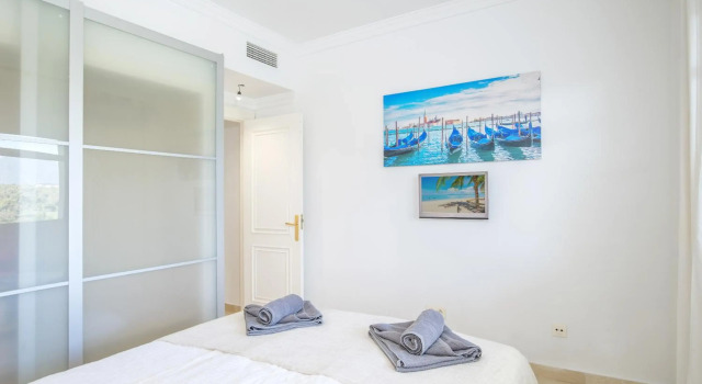 2 bedroom apartment next to porto