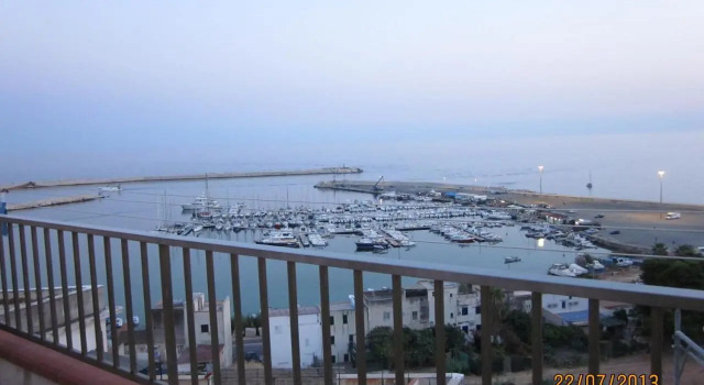 Attico Con Vista Panoramica Sul Mare, Book Hotel Hoteller i Sicilien med parkering, Parkering