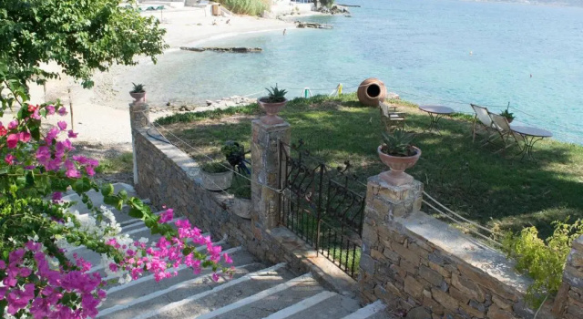 Студия Roditses Beach Sea Front Apartments
