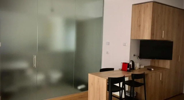 V Suite
