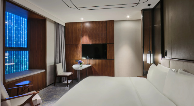 Crowne Plaza Wuhan Development Zone by IHG, Prenota Hotel Dunkou Hubei