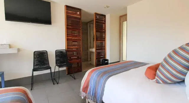 Четырёхместный номер Standard с балконом Hotel Helverica