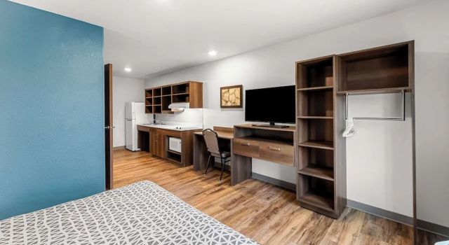 Люкс Woodspring Suites Kansas City Airport