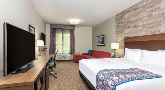Двухместный номер Standard La Quinta Inn and Suites by Wyndham Bloomington