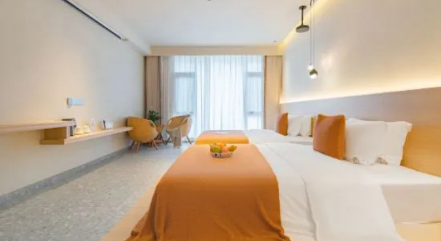 Кровать в общем номере с 6 комнатами Anji Xuchenyin Wangzhu Guanshan Light Luxury Holiday Villa Meisu (Anji Yunshang Grassland Store)